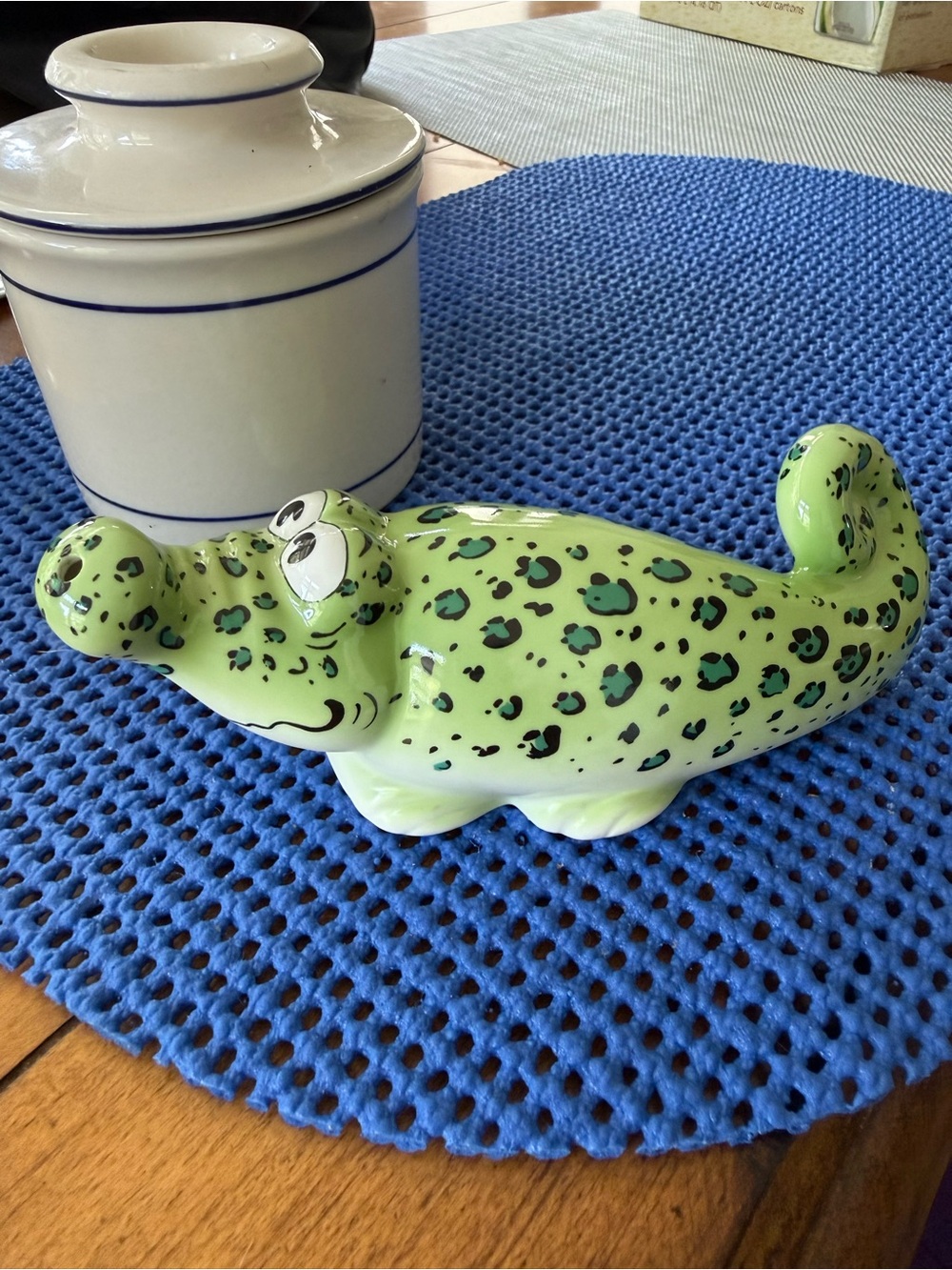 GOEBEL Porcelain Crocodile Sugar Shaker – “Conrad the Crocodile”. Hard to Find